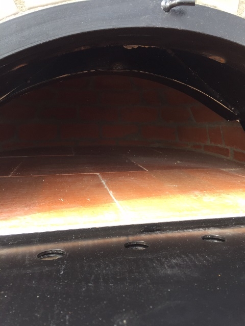 Oven Pisa 100 Geïsoleerd met zwarte deur